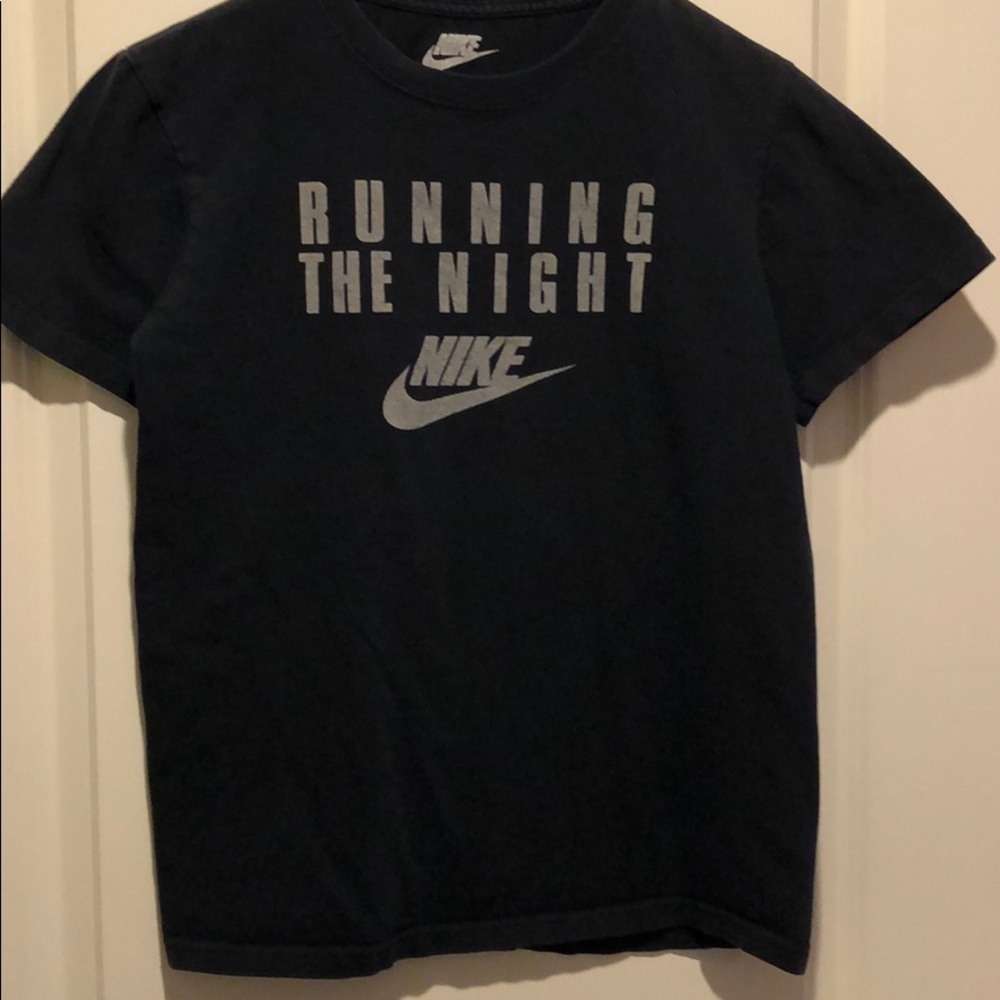 T-Shirt - Picture 6 of 7